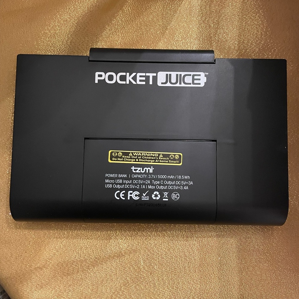 Pocket Juice Black Power Bank by Tzumi
